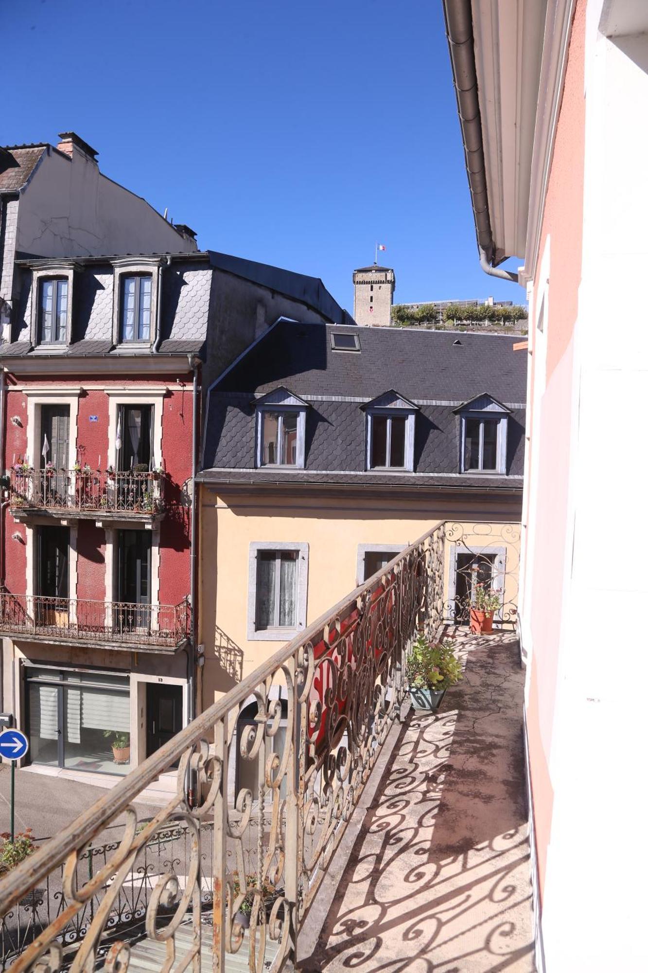 Hotel Restaurant Le Parisien Lourdes Exterior foto